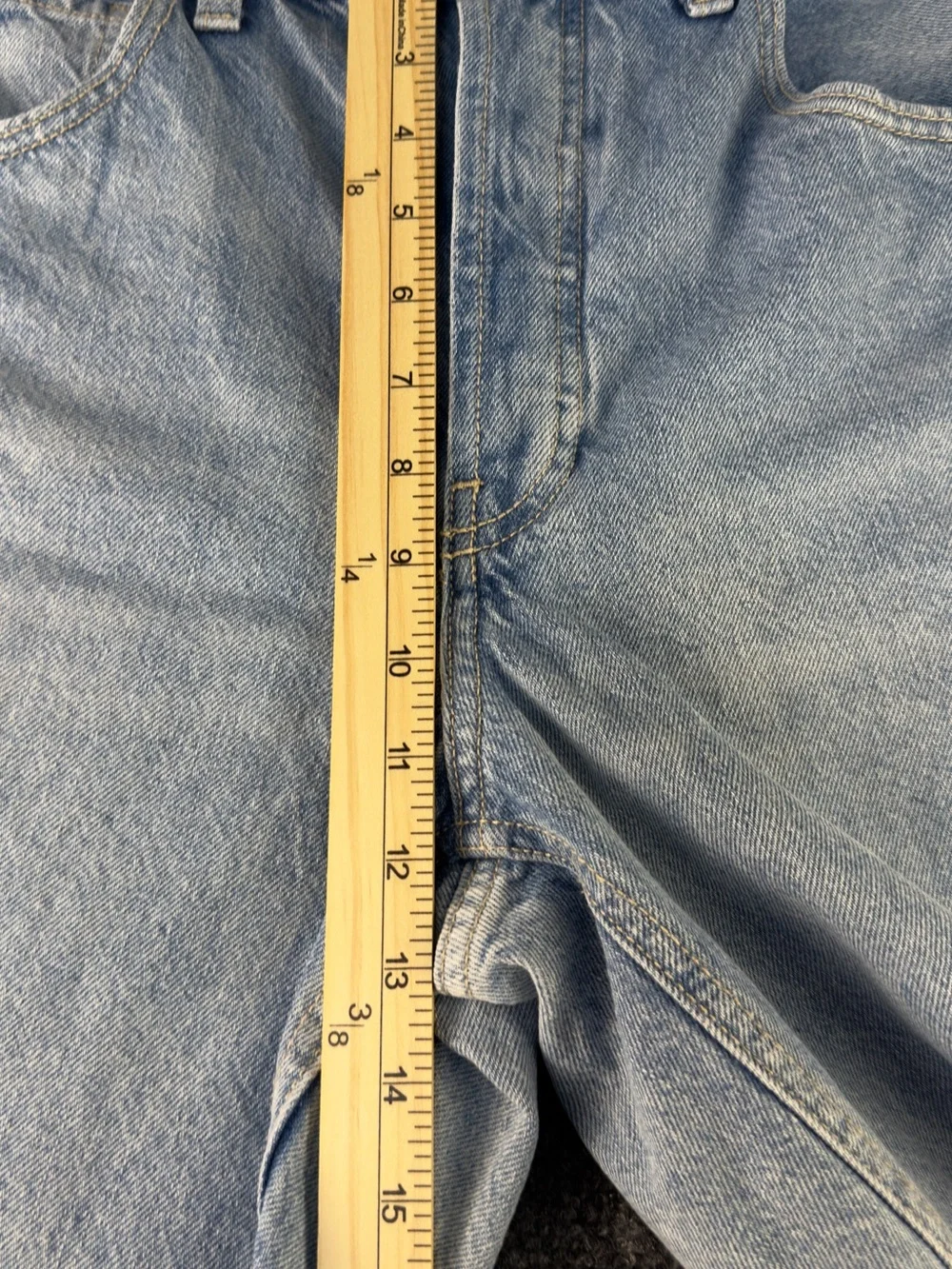 Old Navy Mid-Rise Baggy Denim Bermuda Shorts Size 8 Light Wash 9” Inseam Raw Hem